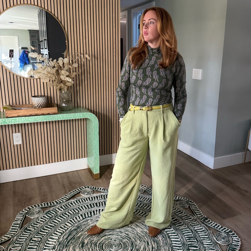 Abercrombie & Fitch Light Green Wide-Leg Crepe Trousers | 30 Long